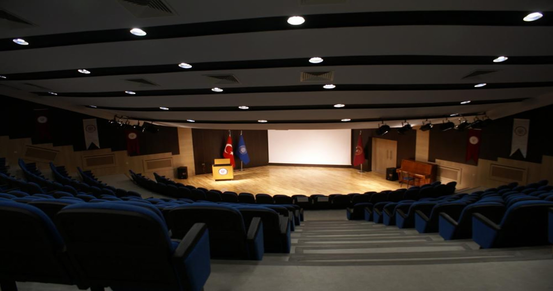 ANKARA ÜNİVERSİTESİ 50.YIL SALONU